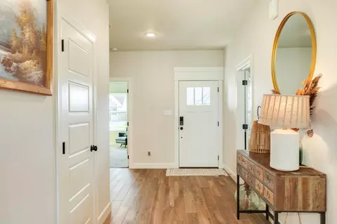 Entry Way - 2 Greystone Ct, Angleton, TX 77515 photo 1 of 1
