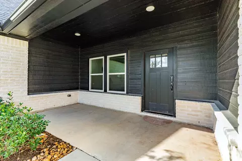 Exterior - 2 Greystone Ct, Angleton, TX 77515 photo 5 of 6