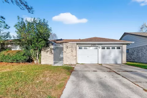 2410 Colonial Ridge Dr, Friendswood, TX 77546