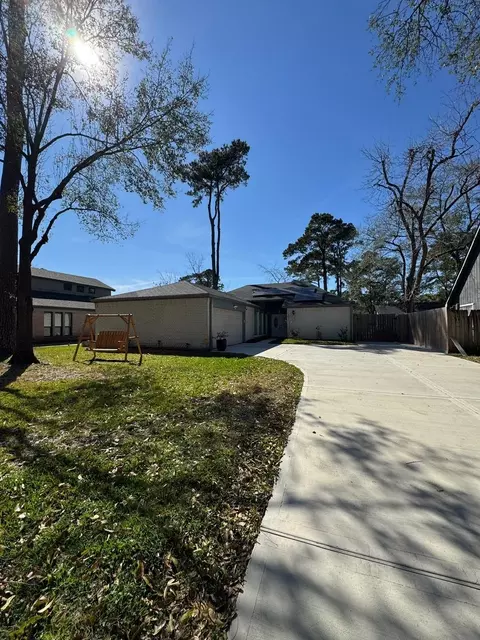 17003 Kings Walk Ln, Houston, TX 77070