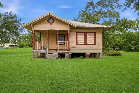 811 W Broad St, Freeport, TX 77541