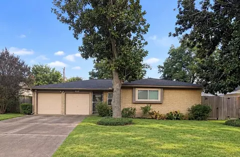 13023 Southfield Dr, Houston, TX 77045