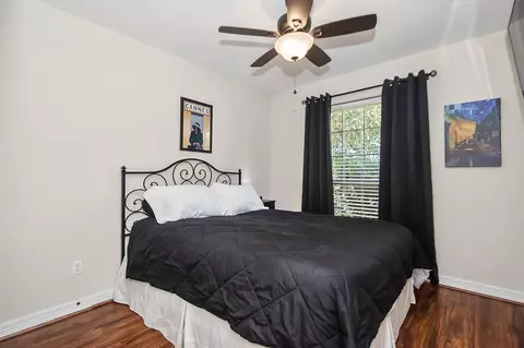 205 Poppy St, Lake Jackson, TX 77566
