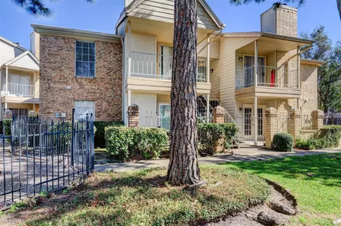 12550 Whittington Dr #203, Houston, TX 77077