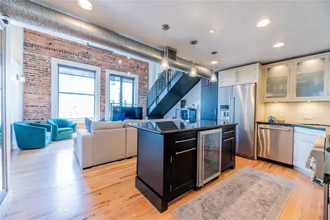 915 Franklin St #9K, Houston, TX 77002