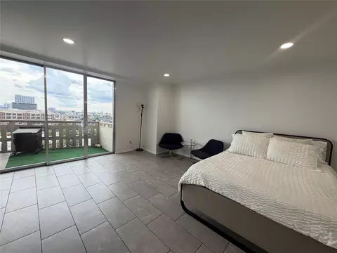 2016 Main St #916, Houston, TX 77002