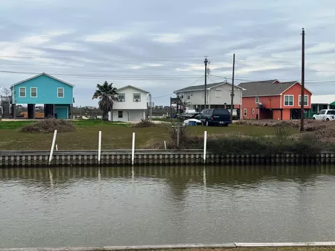 3684 3685 County Road 201, Sargent, TX 77414