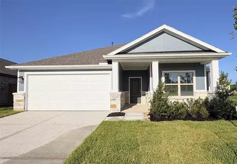 2661 Lake Bryan Dr, Dayton, TX 77535