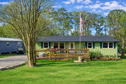 204 Lakeview Dr, Onalaska, TX 77360