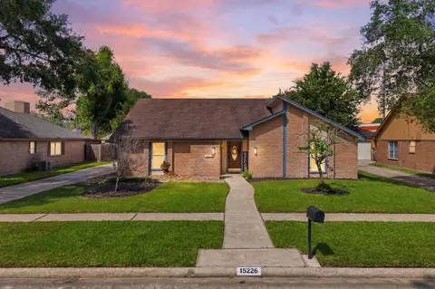 15226 Windy Cove Dr, Houston, TX 77095