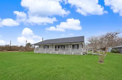 14077 Hamshire Rd, Hamshire, TX 77622