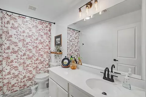 Bath - 12164 Maverick Dr, Willis, TX 77378 photo 2 of 5
