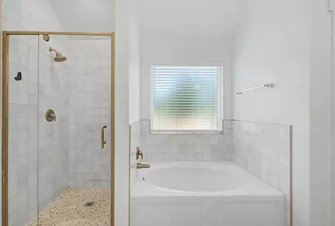 Bath - 12164 Maverick Dr, Willis, TX 77378 photo 4 of 5