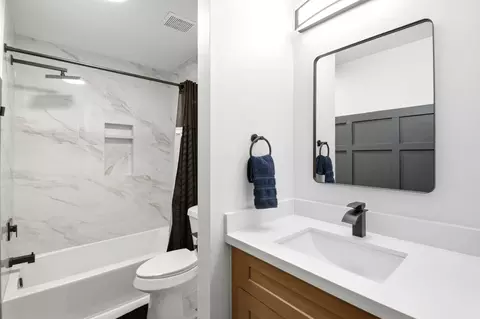 Bath - 3123 Southern Cross Ct, Spring, TX 77373 photo 7 of 8
