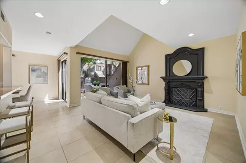 115 Litchfield Ln, Houston, TX 77024