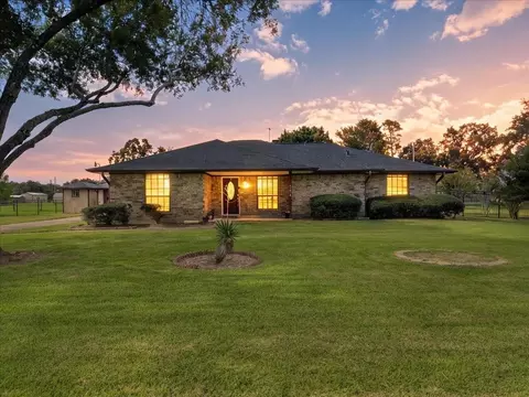 13816 Carolyn St, Santa Fe, TX 77517