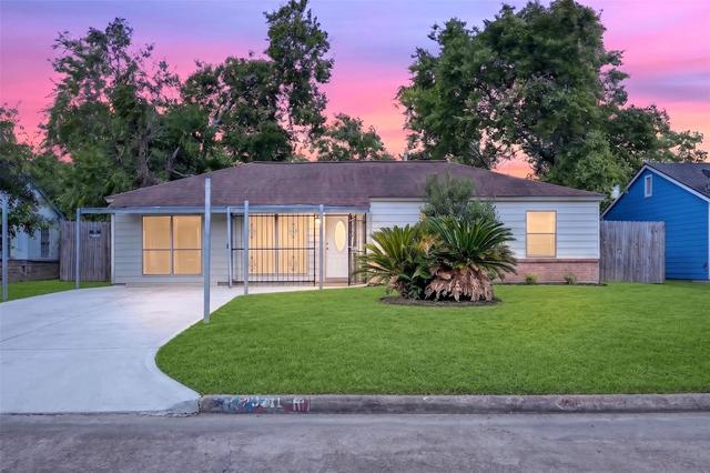 9211 Clearway Dr, Houston, TX 77033