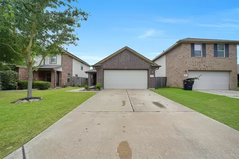 17211 Falcons Nest Landing Dr, Hockley, TX 77447