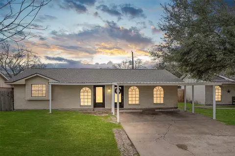 522 Hollyvale Dr, Houston, TX 77060