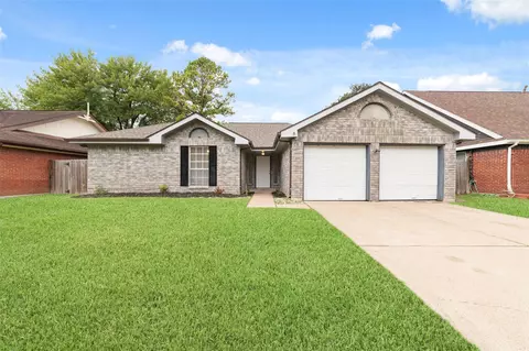 2311 Pebbledown Cir, Sugar Land, TX 77478