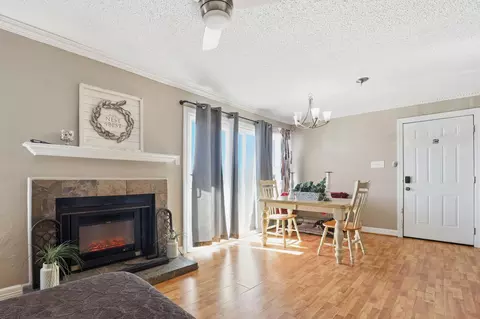 418 Garland Dr #238, Lake Jackson, TX 77566