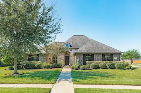 101 Rock Rose Ln, Lake Jackson, TX 77566