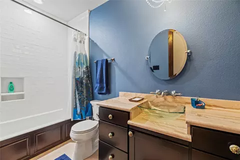 Bath - 7715 Firethorne Creek Ct, Spring, TX 77389 photo 6 of 9