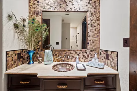 Bath - 7715 Firethorne Creek Ct, Spring, TX 77389 photo 7 of 9