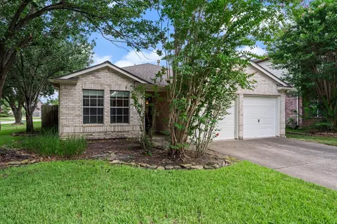 19307 Royal Isle Dr, Tomball, TX 77375