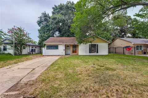 15709 Bow Ln, Houston, TX 77053