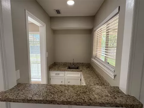 Kitchen - 6630 Sumner Isle Ct, Spring, TX 77379 photo 4 of 4