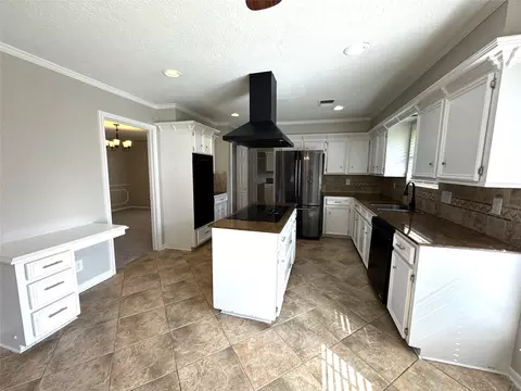 Kitchen - 6630 Sumner Isle Ct, Spring, TX 77379 photo 1 of 4