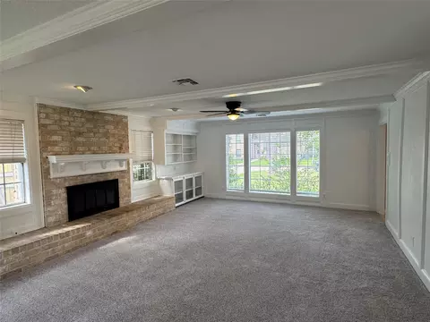 Living - 6630 Sumner Isle Ct, Spring, TX 77379 photo 3 of 3