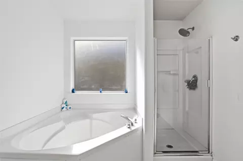 Bath - 4606 Trinity River Ct, Spring, TX 77386 photo 2 of 3