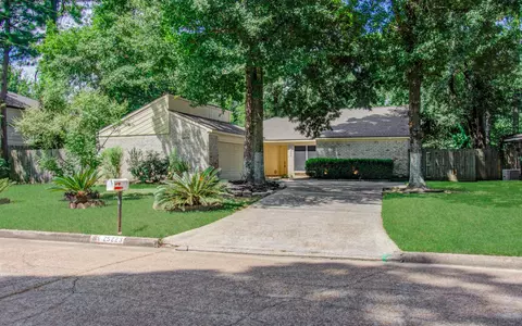 Exterior - 25223 Lynbriar Ln, Spring, TX 77373 photo 2 of 8