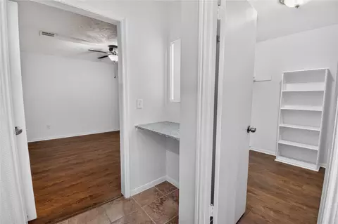 Entry Way - 25223 Lynbriar Ln, Spring, TX 77373 photo 2 of 2