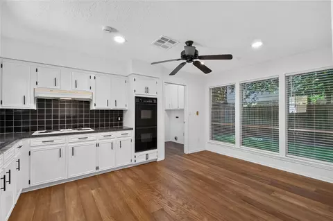 Kitchen - 25223 Lynbriar Ln, Spring, TX 77373 photo 1 of 4