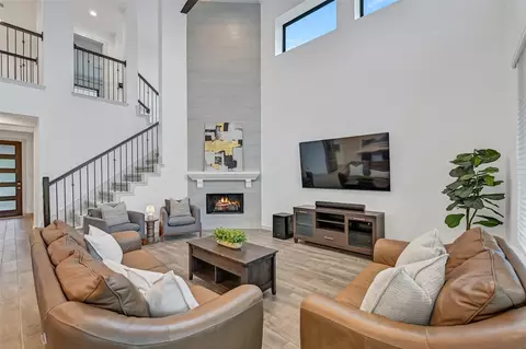 1570 Mustang Trl, Friendswood, TX 77546