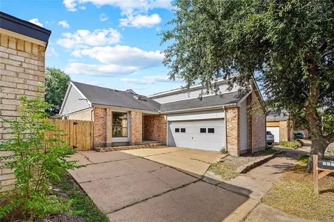 8511 Fawn Terrace Dr, Houston, TX 77071