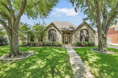 17530 Whispering Star Ct, Houston, TX 77095