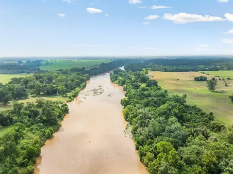360 Johnson Rd, La Grange, TX 78945