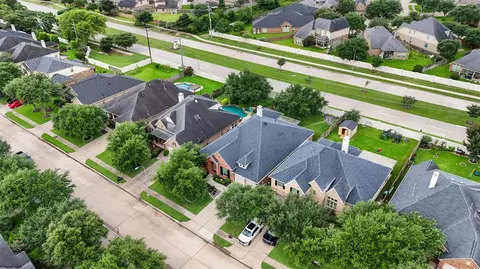 View/Area - 2902 Red Maple Dr, Katy, TX 77494 photo 2 of 7