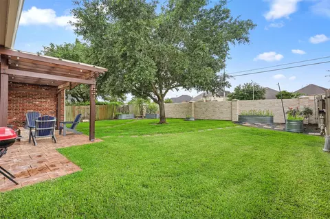 Exterior - 2902 Red Maple Dr, Katy, TX 77494 photo 6 of 8