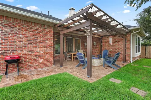 Exterior - 2902 Red Maple Dr, Katy, TX 77494 photo 7 of 8