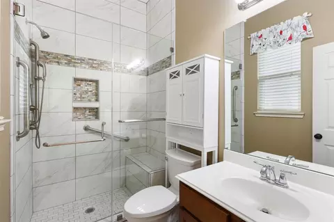 Bath - 2902 Red Maple Dr, Katy, TX 77494 photo 3 of 5