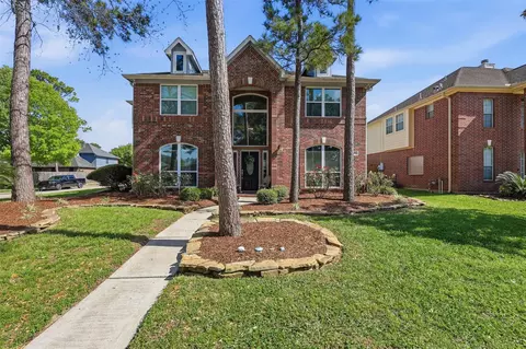 2401 Evergreen Dr, Pearland, TX 77581