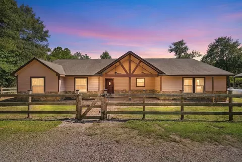 7049 Pine Shadows Rd, Cleveland, TX 77328