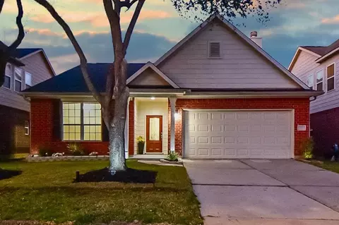 13013 Ferry Cove Ln, Pearland, TX 77584