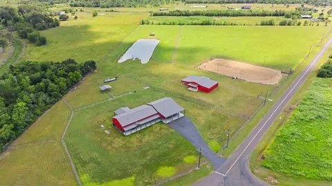 1402 Eagle Ferry Rd, Anahuac, TX 77514