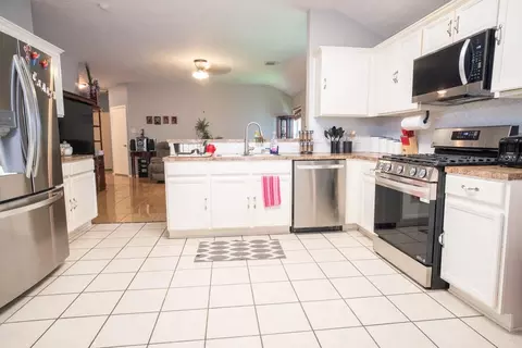 Kitchen - 4759 Wind Trace Dr, Katy, TX 77449 photo 1 of 1